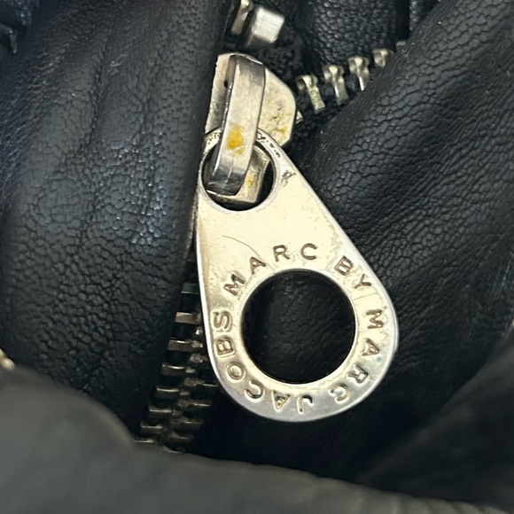 Marc by Marc Jacobs | Leola Zip Hobo | Black Leather Bag - Picture 9 of 11